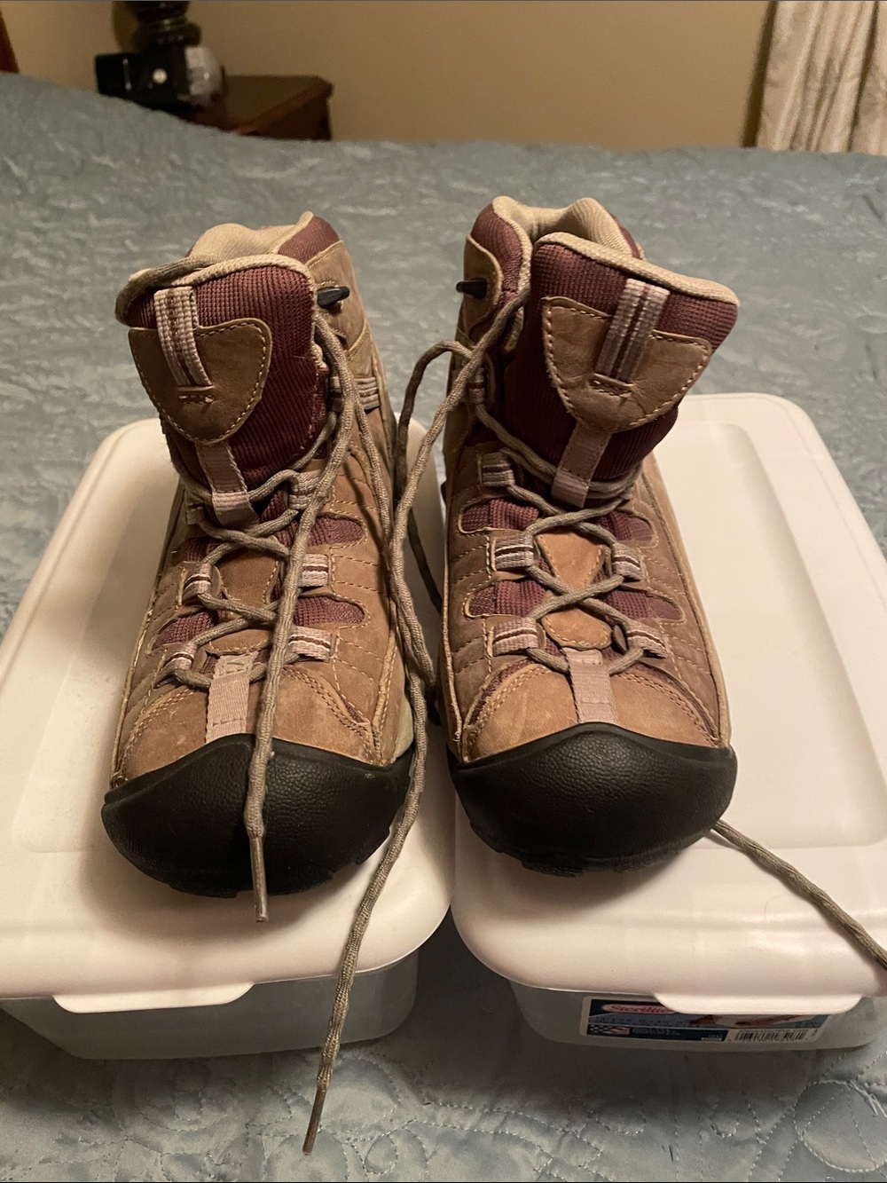 Men's or Womens brown and Maroon Outdoor Lace-Up Hiking Boots by Keen